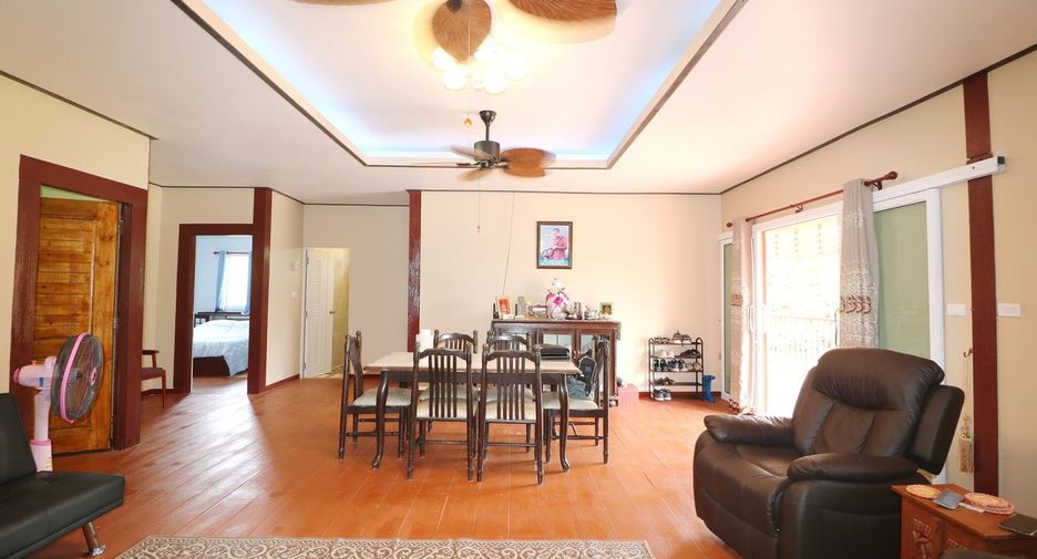 For sale 6 bedrooms house in Mueang Kalasin, Kalasin