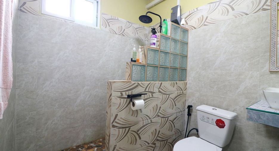For sale 6 bedrooms house in Mueang Kalasin, Kalasin