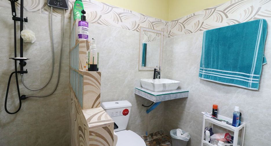 For sale 6 bedrooms house in Mueang Kalasin, Kalasin