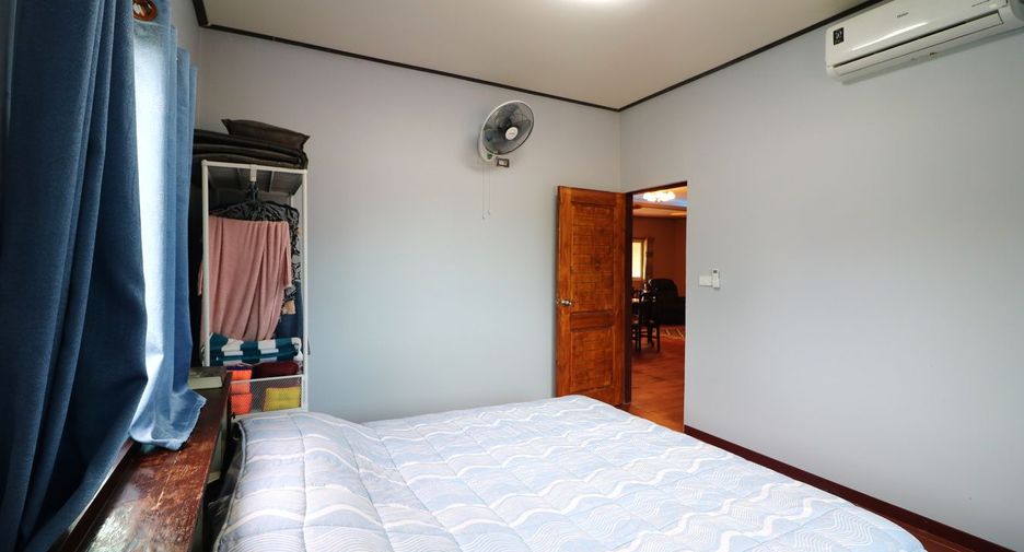 For sale 6 bedrooms house in Mueang Kalasin, Kalasin