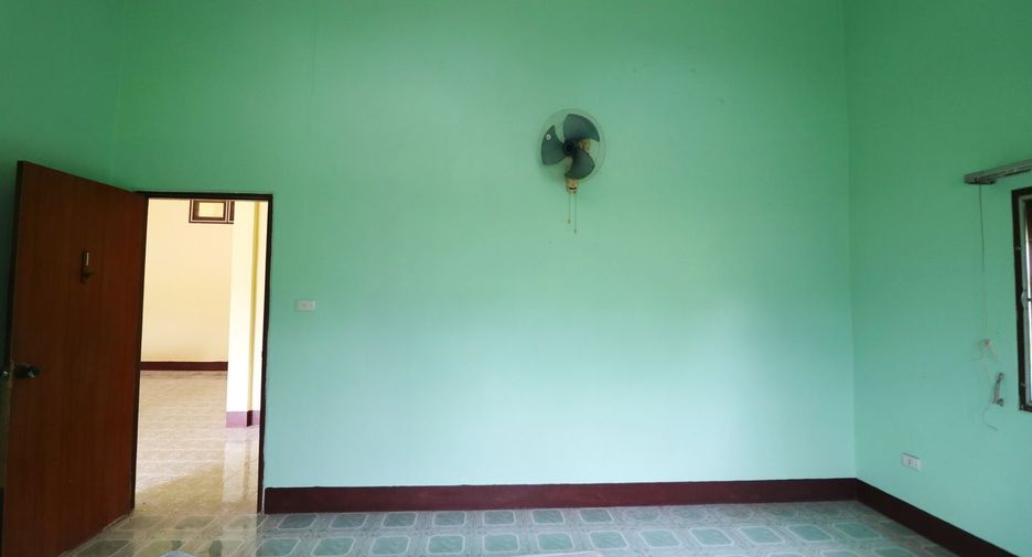 For sale 6 bedrooms house in Mueang Kalasin, Kalasin