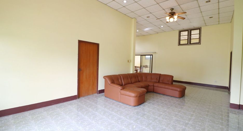 For sale 6 bedrooms house in Mueang Kalasin, Kalasin