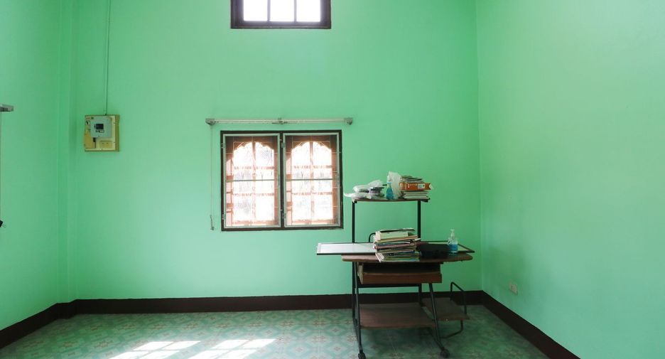 For sale 6 bedrooms house in Mueang Kalasin, Kalasin