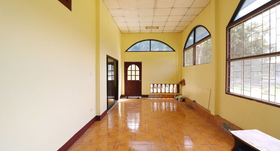 For sale 6 bedrooms house in Mueang Kalasin, Kalasin