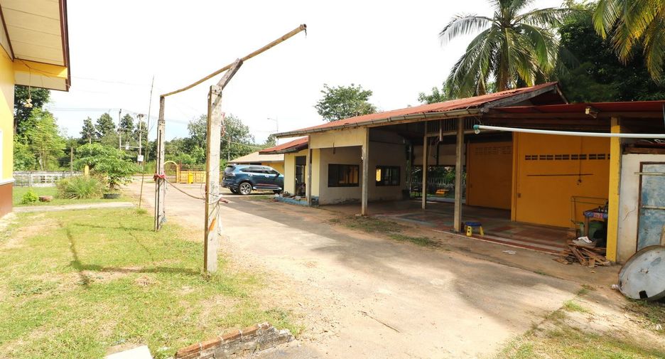 For sale 6 bedrooms house in Mueang Kalasin, Kalasin