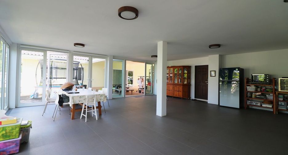 For sale 5 bed house in Kumphawapi, Udon Thani