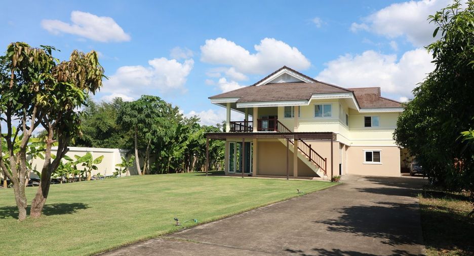 For sale 5 bed house in Kumphawapi, Udon Thani