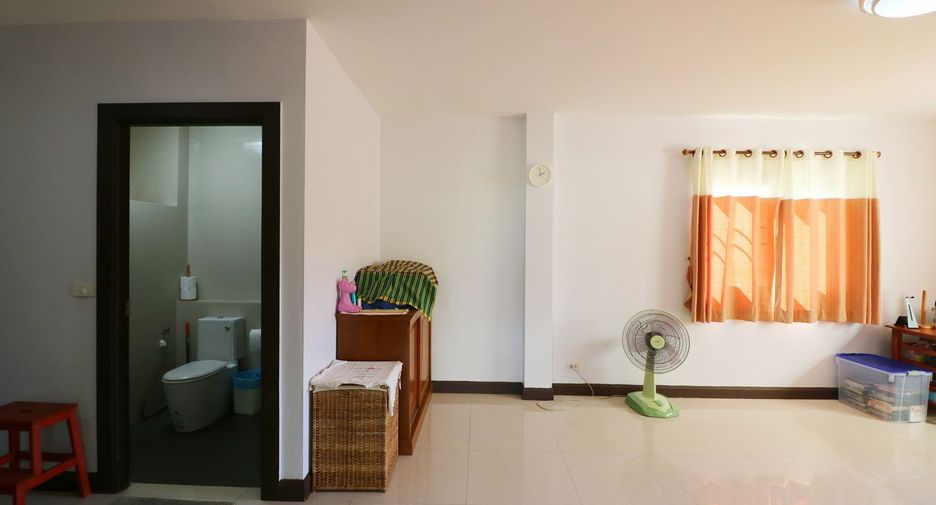 For sale 5 bed house in Kumphawapi, Udon Thani