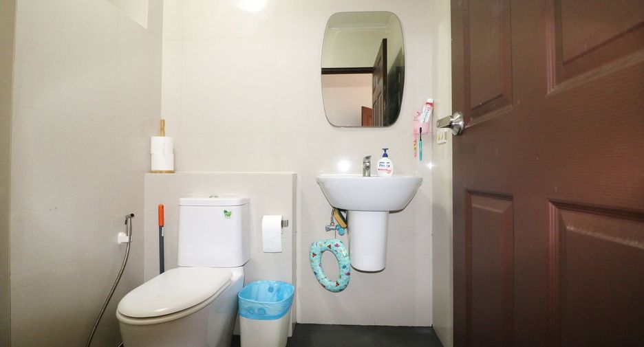 For sale 5 bed house in Kumphawapi, Udon Thani