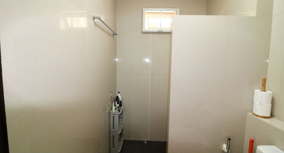 For sale 5 bed house in Kumphawapi, Udon Thani