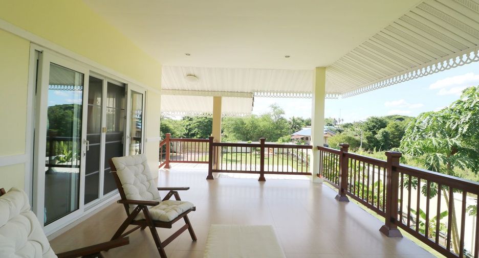 For sale 5 bed house in Kumphawapi, Udon Thani