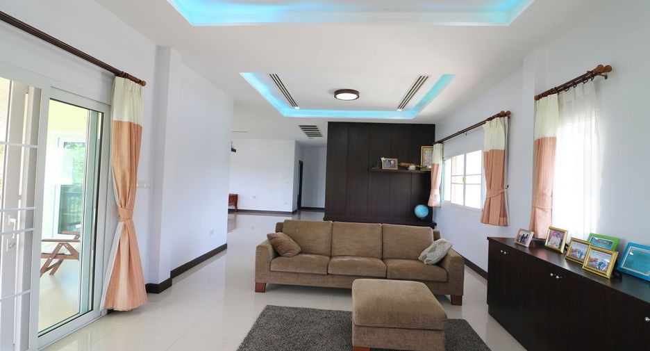 For sale 5 bed house in Kumphawapi, Udon Thani