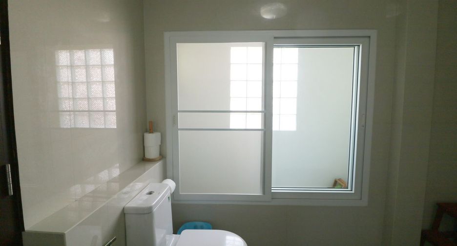 For sale 5 bed house in Kumphawapi, Udon Thani