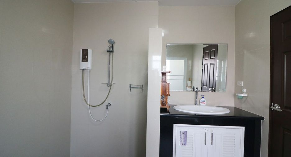 For sale 5 bed house in Kumphawapi, Udon Thani
