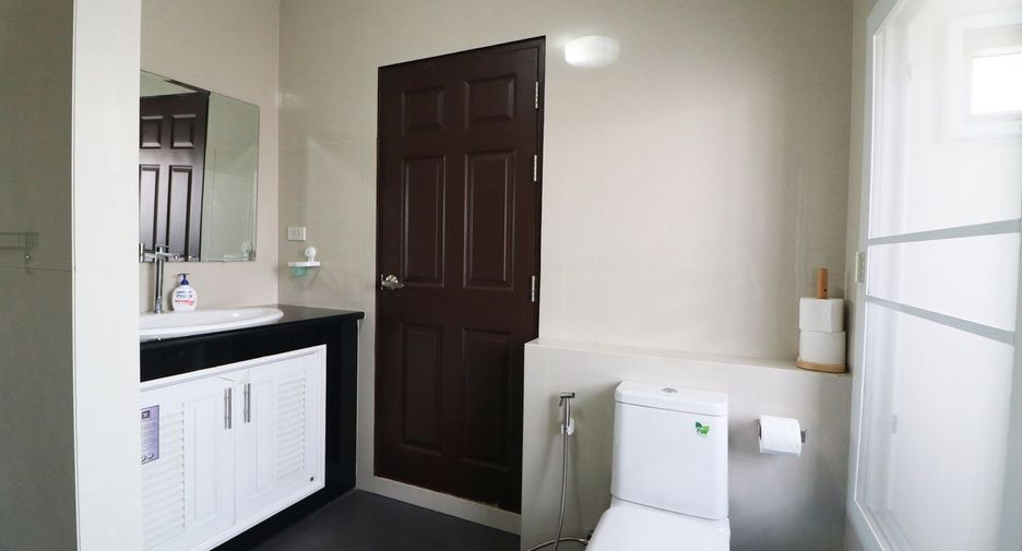 For sale 5 bed house in Kumphawapi, Udon Thani