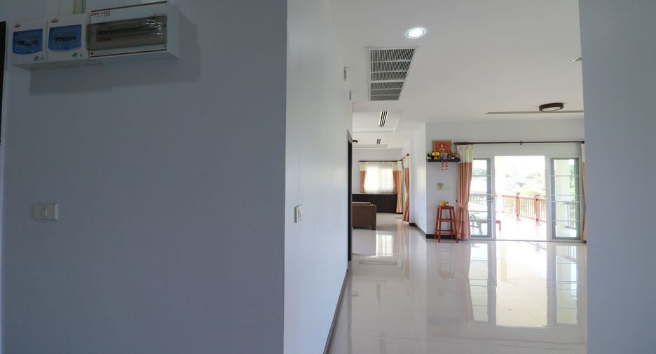 For sale 5 bed house in Kumphawapi, Udon Thani