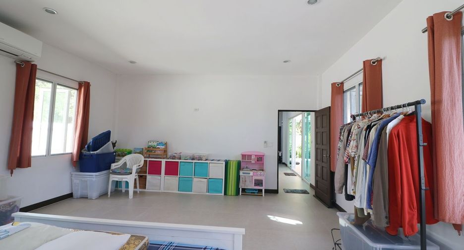 For sale 5 bed house in Kumphawapi, Udon Thani