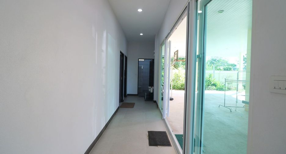 For sale 5 bed house in Kumphawapi, Udon Thani