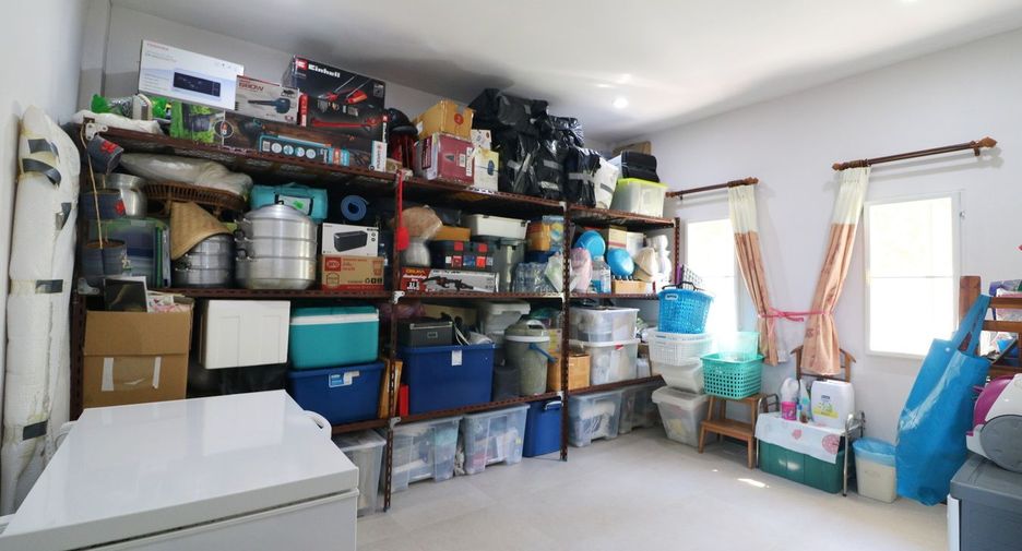 For sale 5 bed house in Kumphawapi, Udon Thani