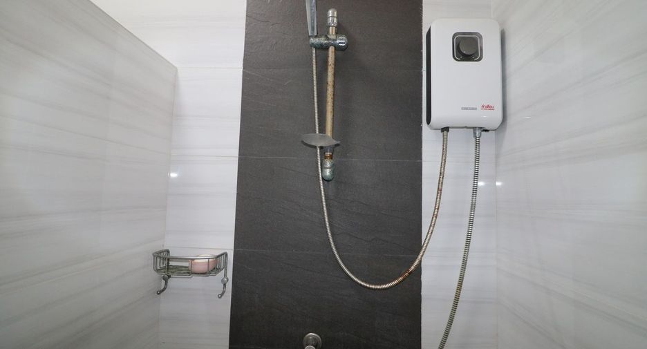 For sale 5 bed house in Kumphawapi, Udon Thani