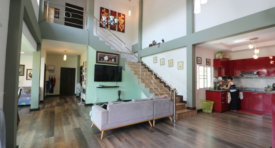 For sale 4 bed house in Phen, Udon Thani