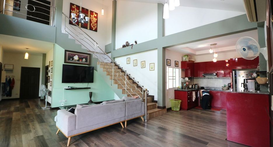 For sale 4 bed house in Phen, Udon Thani