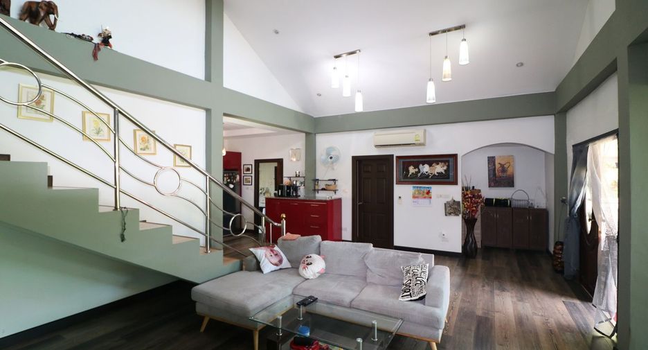 For sale 4 bed house in Phen, Udon Thani