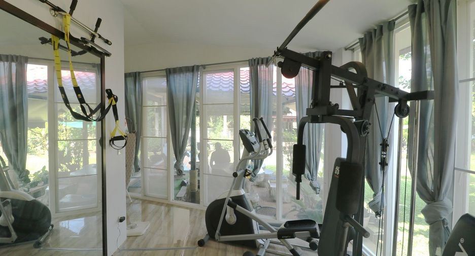 For sale 4 bed house in Phen, Udon Thani