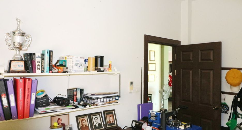 For sale 4 bed house in Phen, Udon Thani