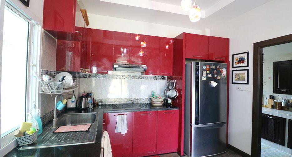 For sale 4 bed house in Phen, Udon Thani