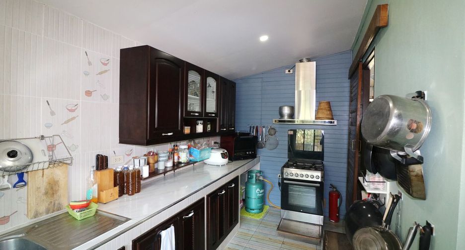 For sale 4 bed house in Phen, Udon Thani