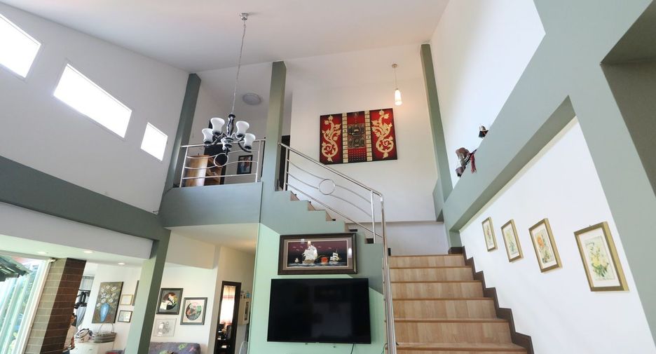 For sale 4 bed house in Phen, Udon Thani
