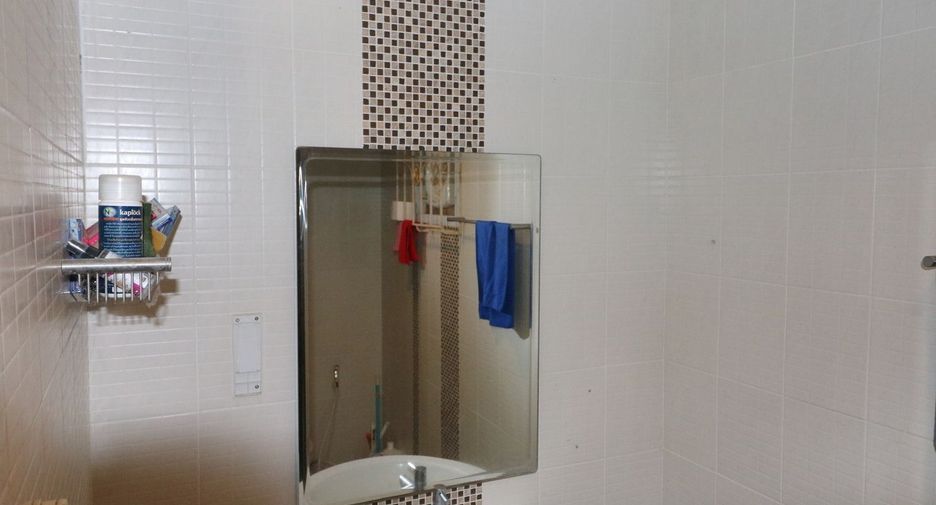 For sale 4 bed house in Phen, Udon Thani