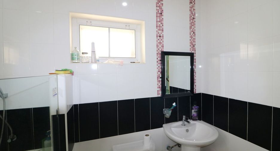 For sale 3 bed house in Mueang Udon Thani, Udon Thani