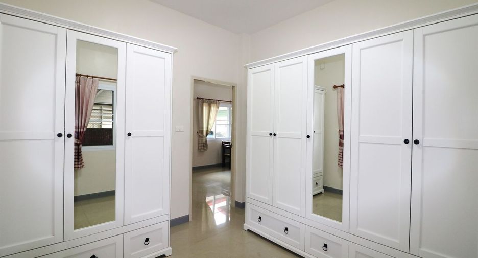 For sale 4 bedrooms house in Lam Plai Mat, Buriram