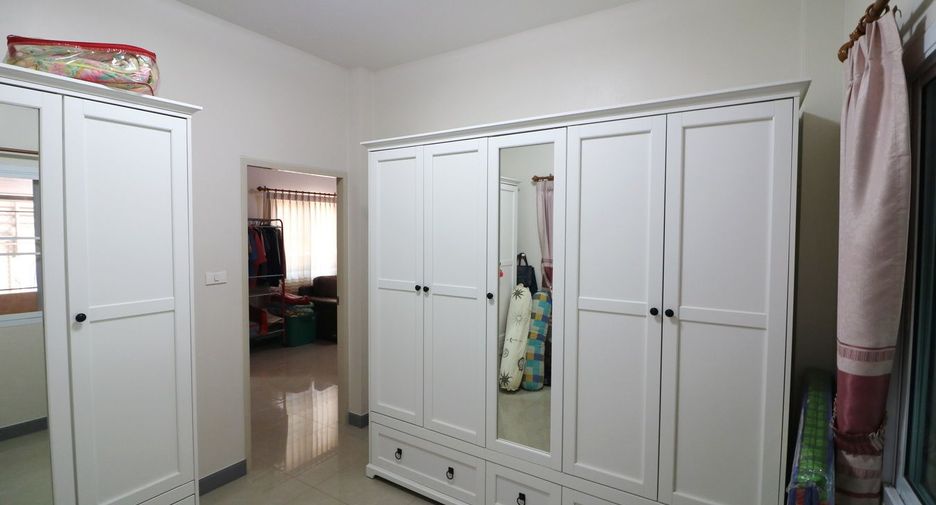 For sale 4 bedrooms house in Lam Plai Mat, Buriram