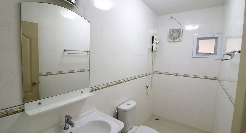 For sale 4 bedrooms house in Lam Plai Mat, Buriram
