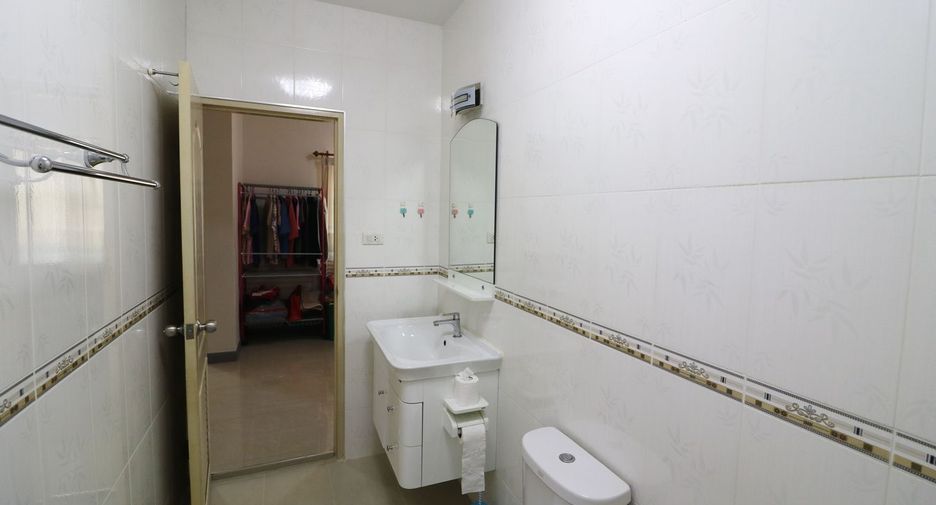 For sale 4 bedrooms house in Lam Plai Mat, Buriram