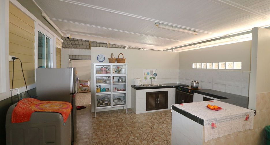 For sale 4 bedrooms house in Lam Plai Mat, Buriram