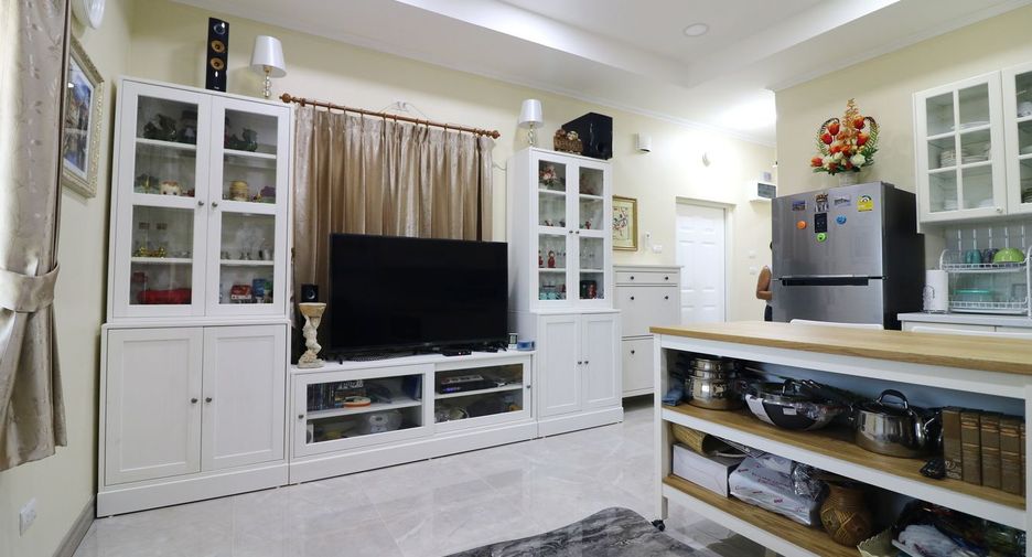 For sale 4 bedrooms house in Lam Plai Mat, Buriram