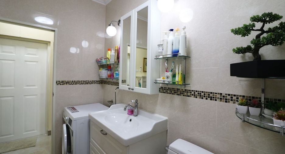 For sale 4 bedrooms house in Lam Plai Mat, Buriram