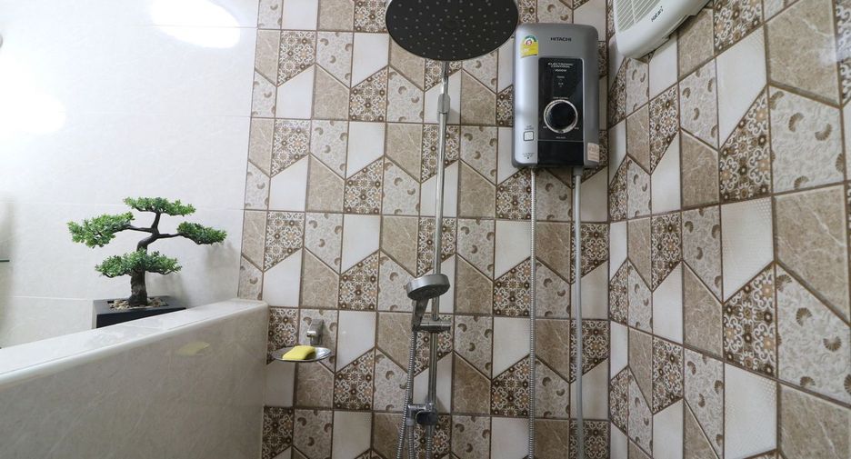 For sale 4 bedrooms house in Lam Plai Mat, Buriram