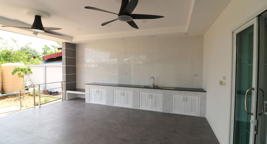 For sale 4 bedrooms house in Chum Phae, Khon Kaen