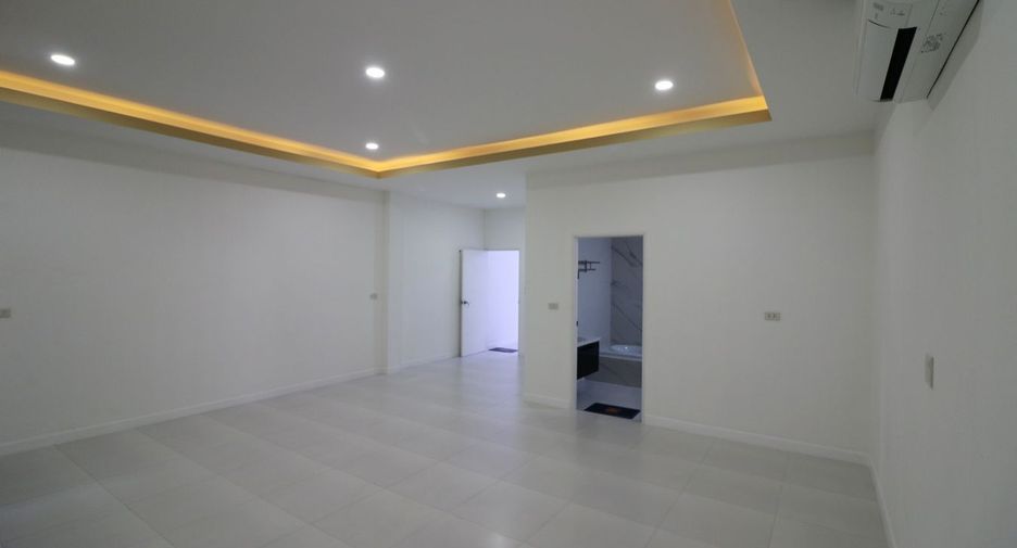 For sale 4 bedrooms house in Chum Phae, Khon Kaen