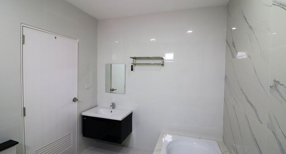 For sale 4 bedrooms house in Chum Phae, Khon Kaen