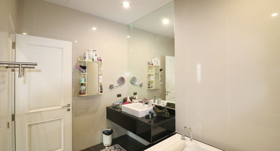 For sale 3 bed house in Mueang Udon Thani, Udon Thani