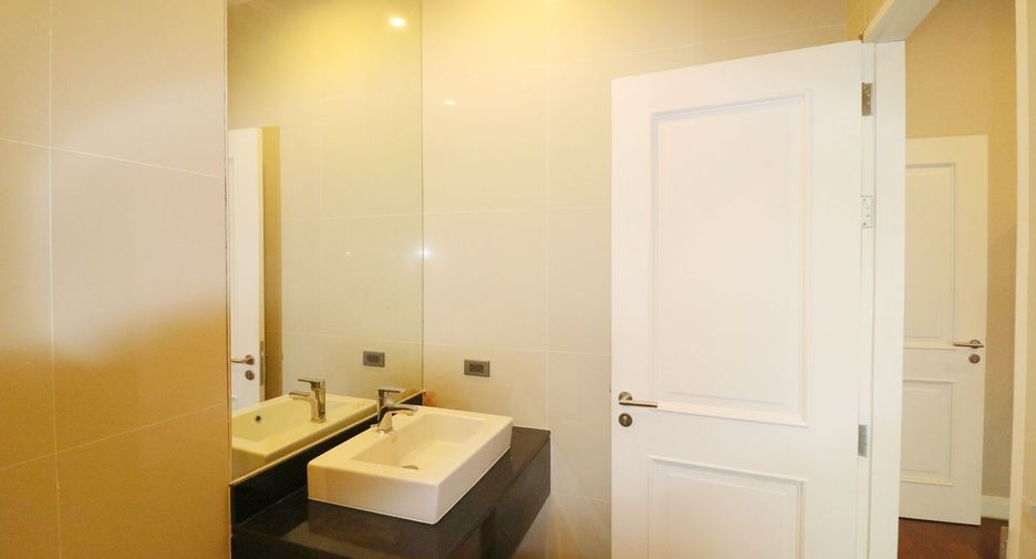 For sale 3 bed house in Mueang Udon Thani, Udon Thani