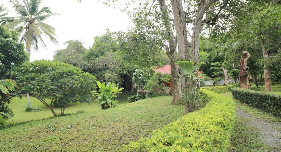 For sale 13 bedrooms retail Space 