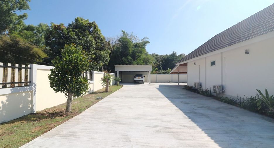 For sale 4 bed house in Mueang Udon Thani, Udon Thani