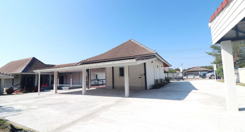 For sale 4 bed house in Mueang Udon Thani, Udon Thani